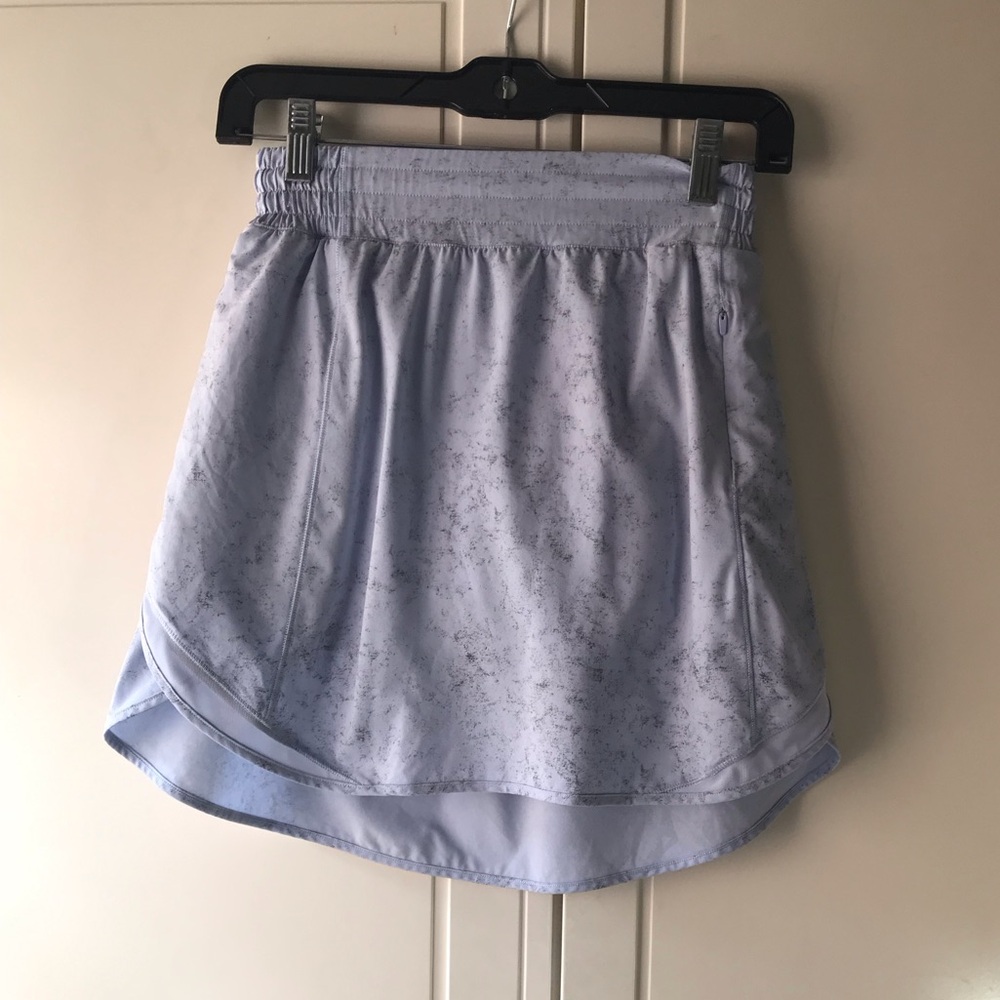 Lululemon Hotty Hot High-Rise Skirt Long
Gravel Dust Pastel Blue Multi Sz 4